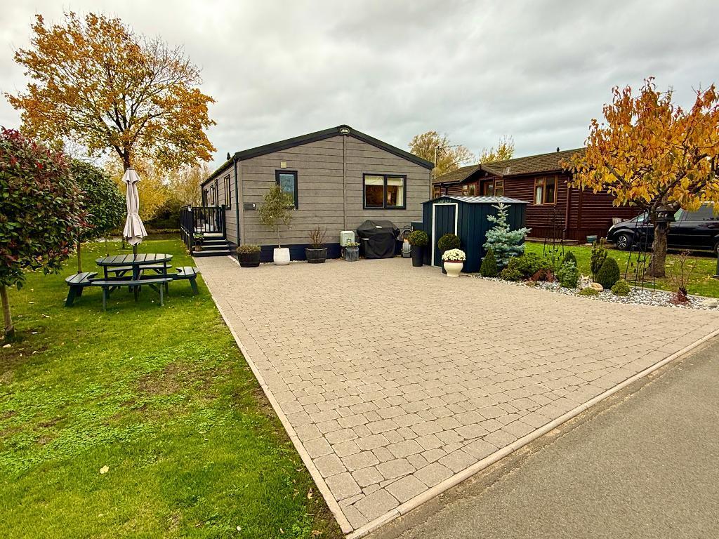 Great location, peaceful &amp; easy parking