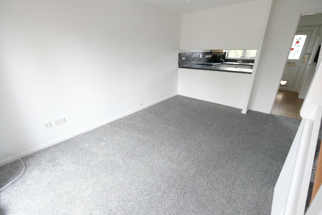 SITTING/DINING ROOM