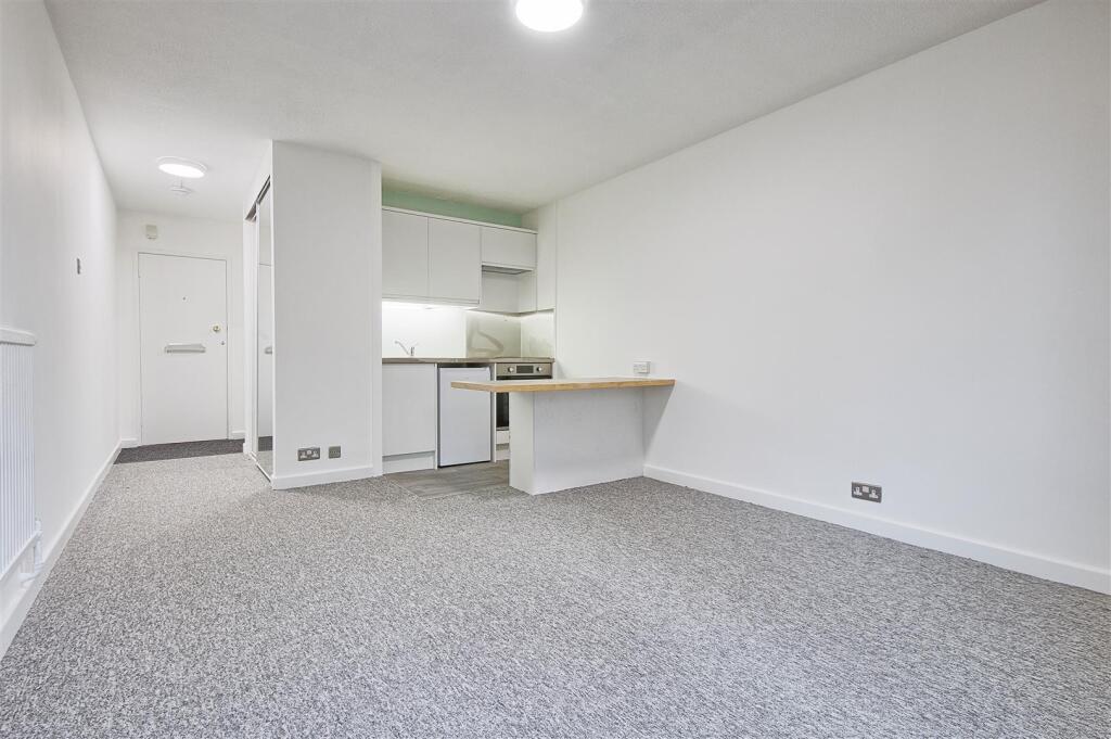 Living - Bedroom 2.jpg