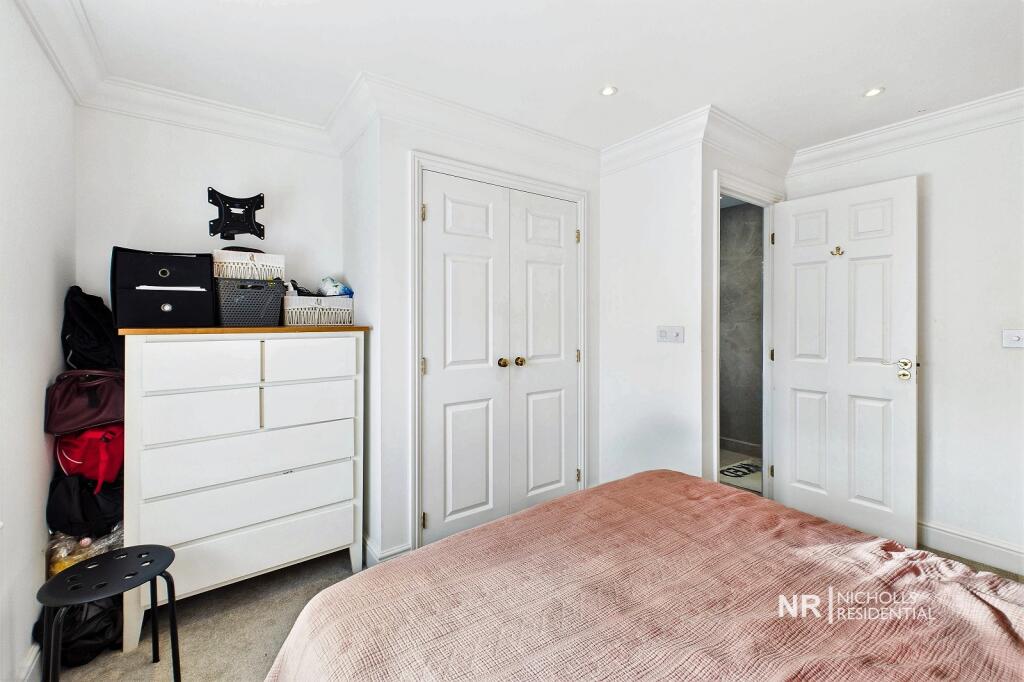 Main Bedroom Extra Photo