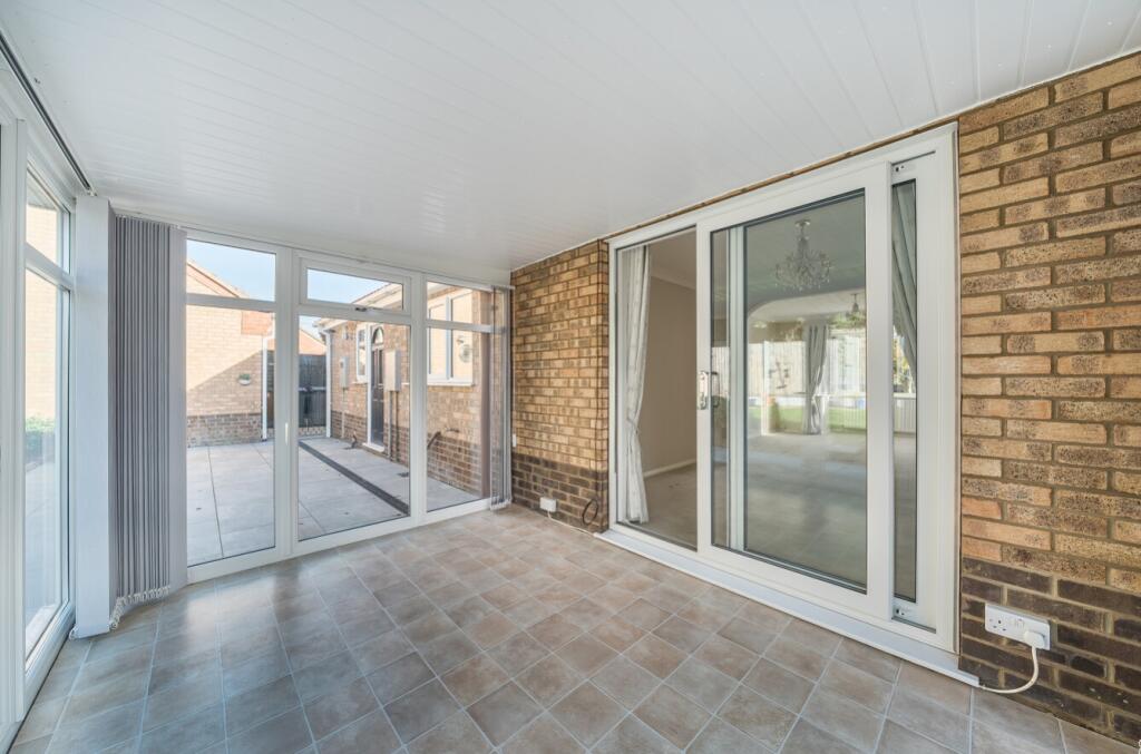 1372042-18-68f7a4d47640d