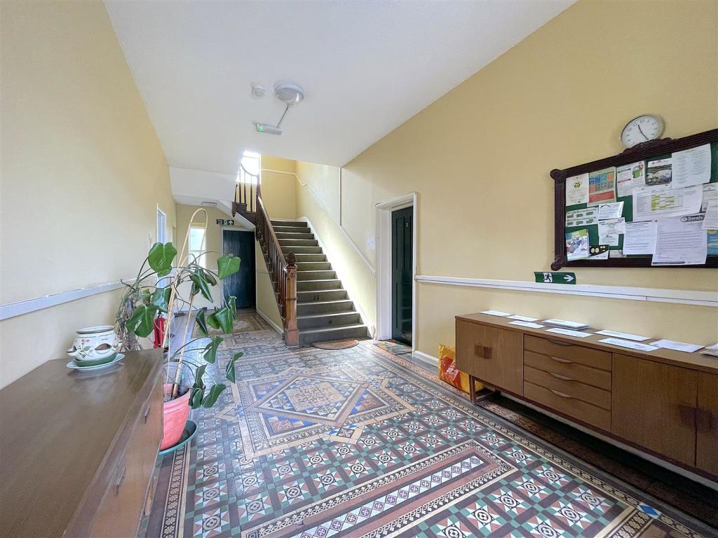 Entrance Hall (1).jpeg