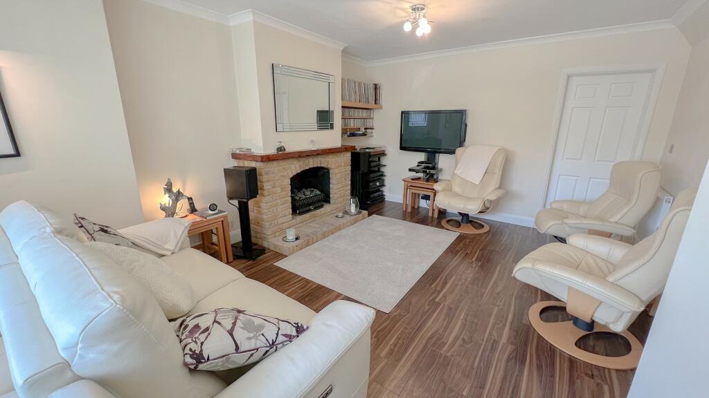 2nd Photo of Lounge