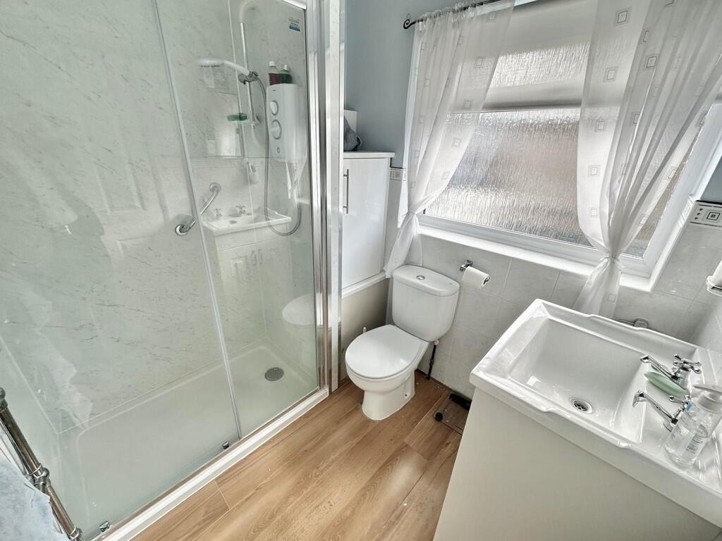 IMG-20250925-WA00...