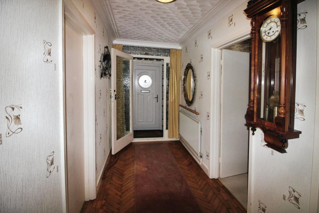 Front hallway.JPG