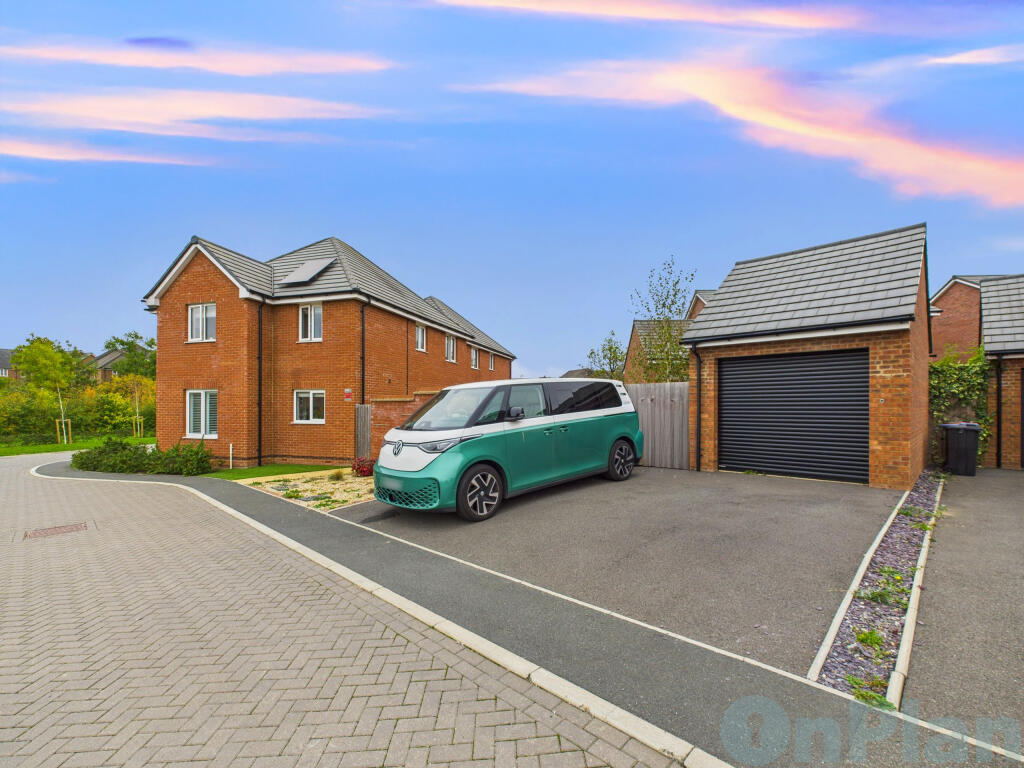 16 Wayne Gardens, Oxley driveway sunset