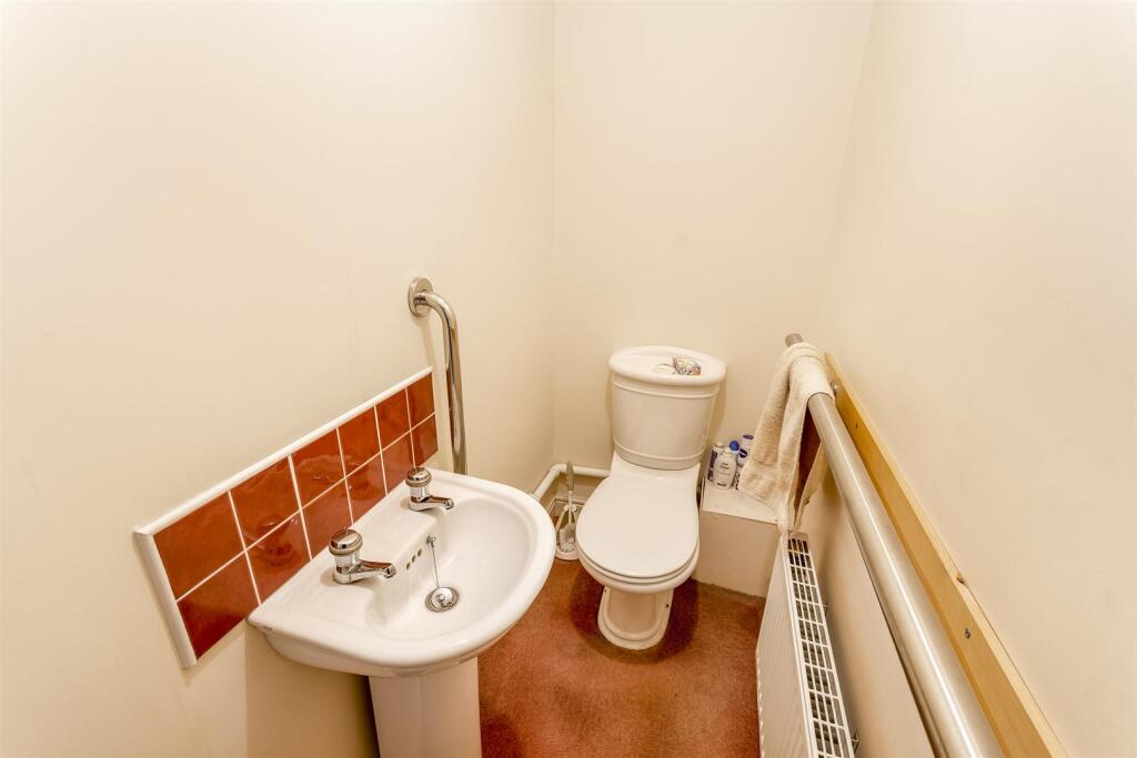 DSC_2501-Edit_bathroom.JPG