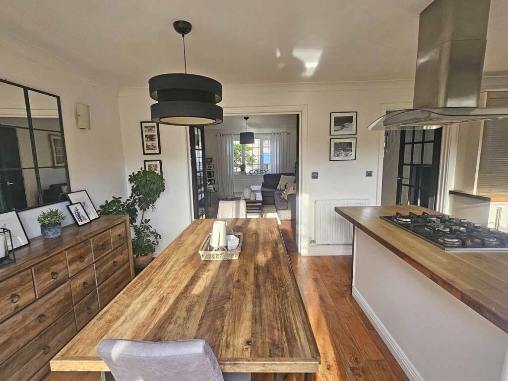 Aberdeen Avenue 100 Dining Area...jpg