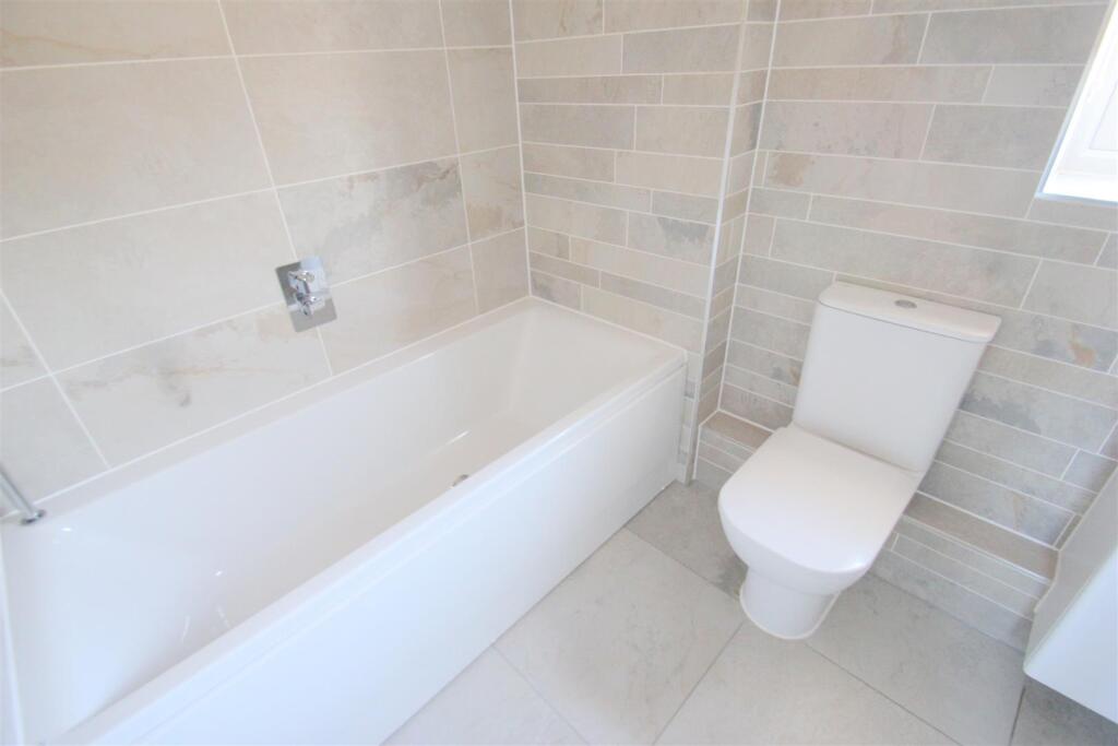 Bathroom (2) (1).JPG