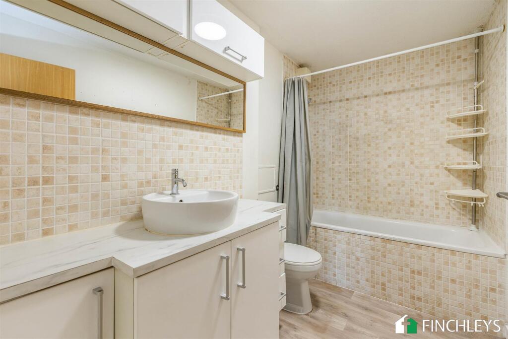 flat7westleighcourt122-124netherstreetlondonn128eu