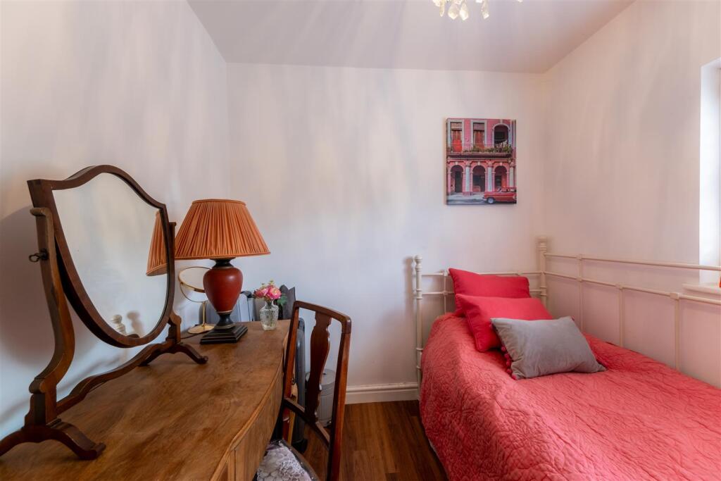 47 Hockenhull Avenue-031.JPG