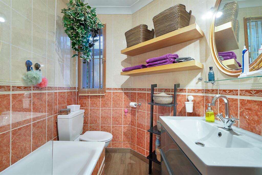 132 Neasden Lane - MaT7rvZA10UPfhl1QJK8.jpg