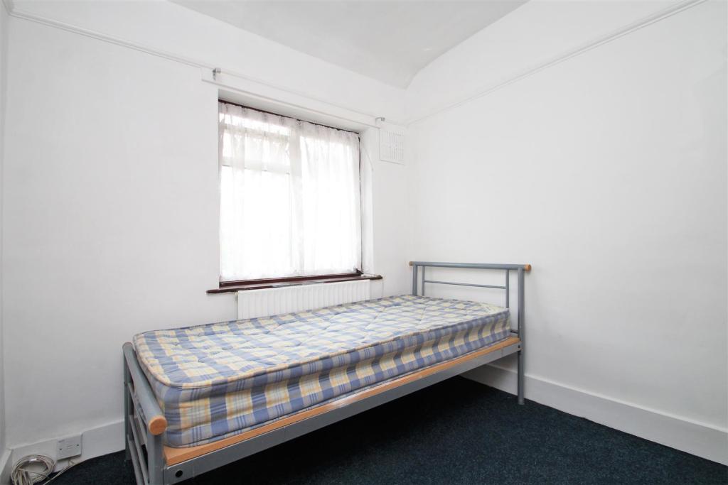 Bedroom 3.JPG