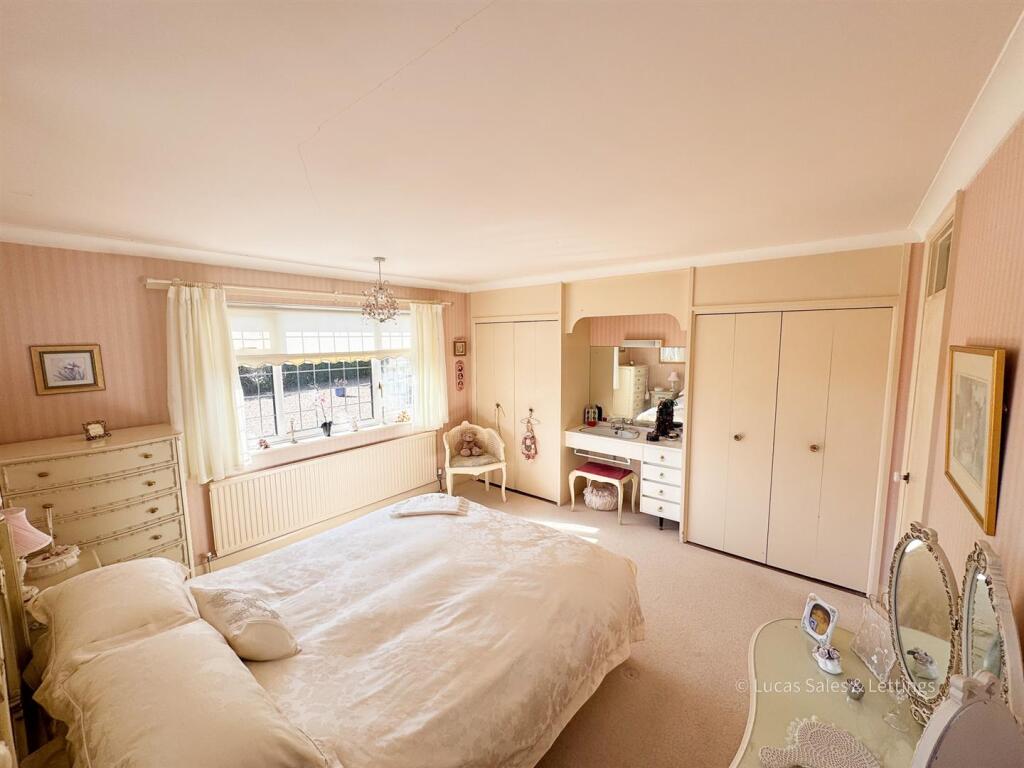 7 Poplars Farm Rd BS-15.jpg