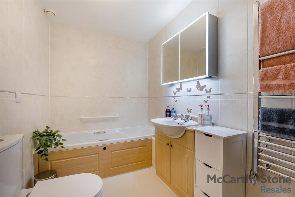 8671806-interior02.jpg