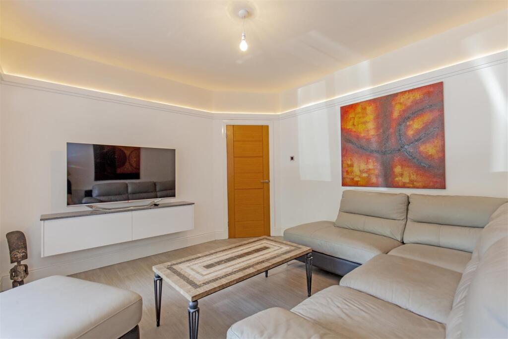Sitting Room-3.jpg