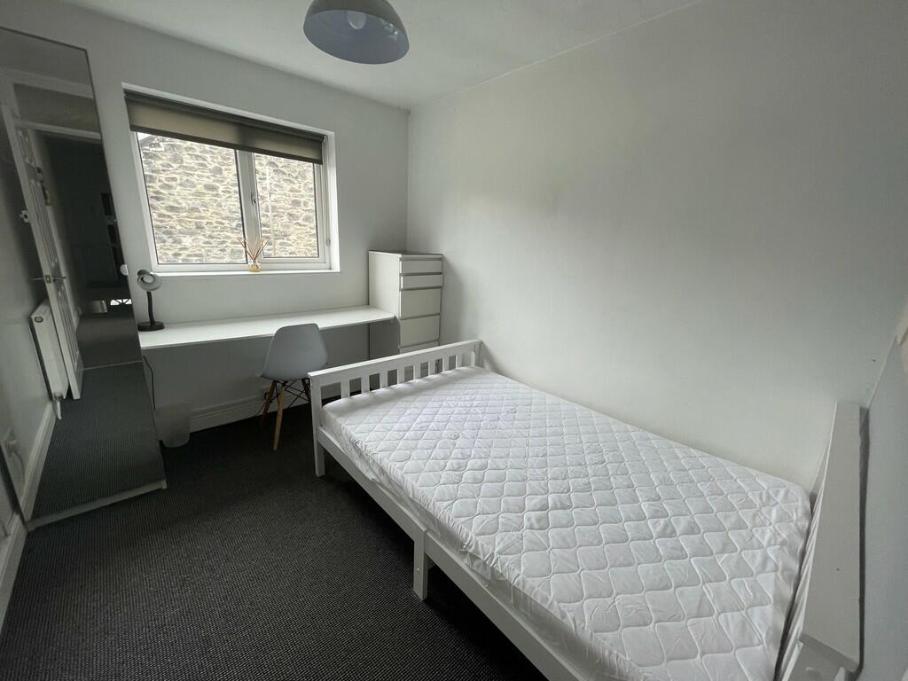 letting room 5