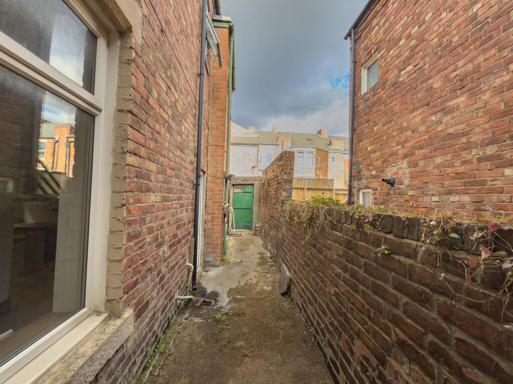 17 T202510122030.jpg