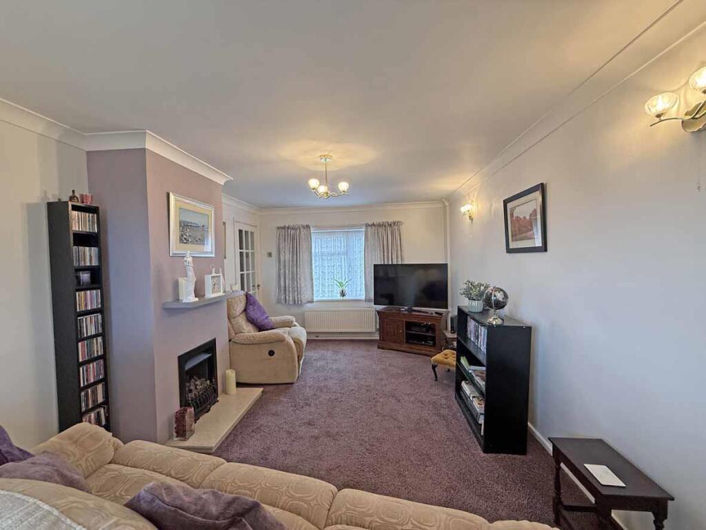 Selkirk Place 23 - Lounge 3.jpg