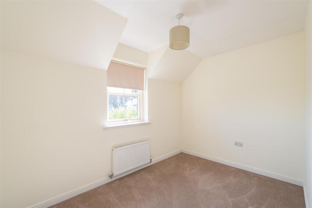 13_cospatrick_court-bedroom 3.jpg