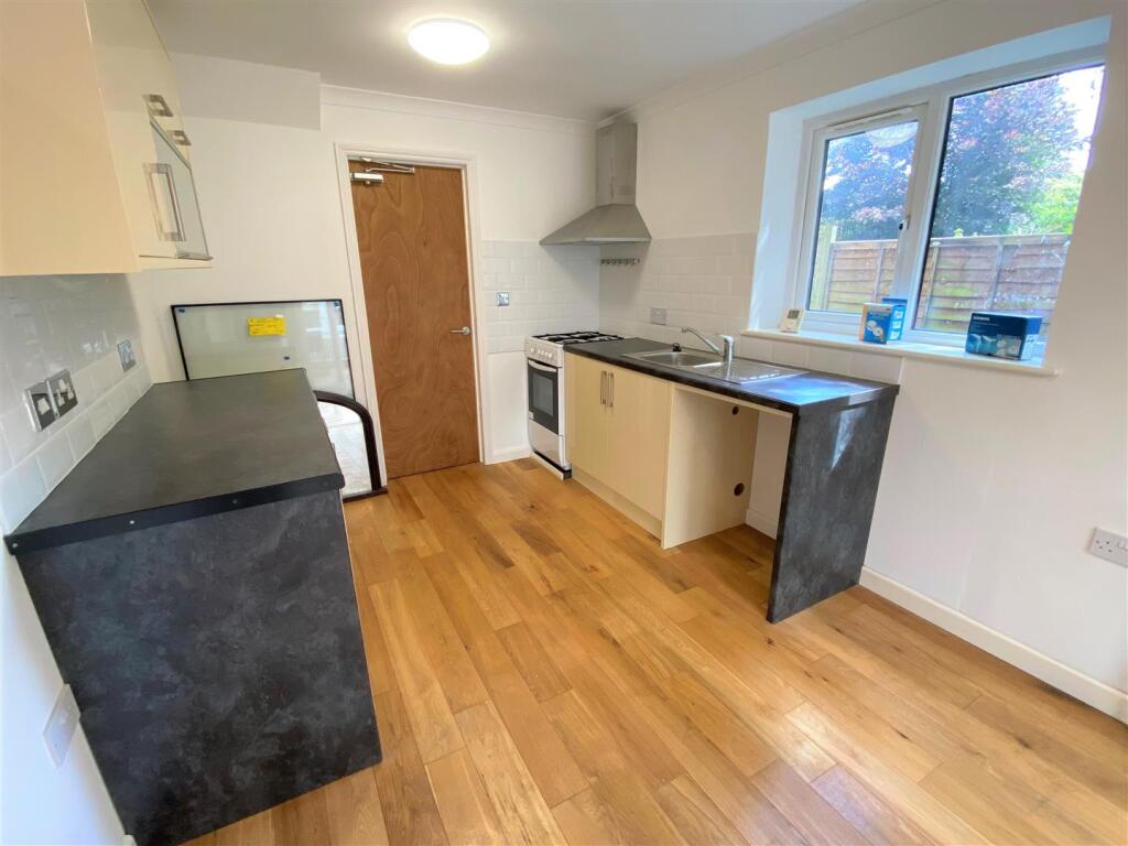 1a Pydar Close Kitchen