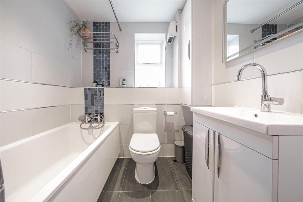 Bathroom.JPG