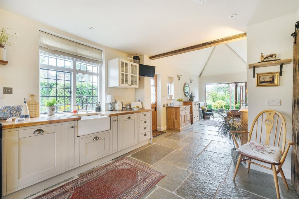 Kitchen/Dining Rm