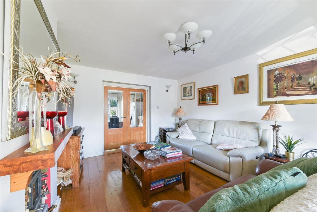 TATTENHAM WAY (6).jpg