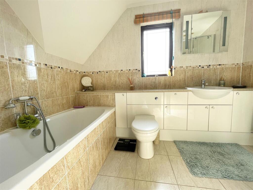 Bathroom.jpg