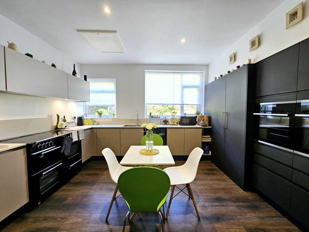 9233c02d-4eac-41e7-8a0a-35f3de7e73ae