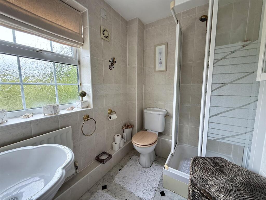En-Suite Shower