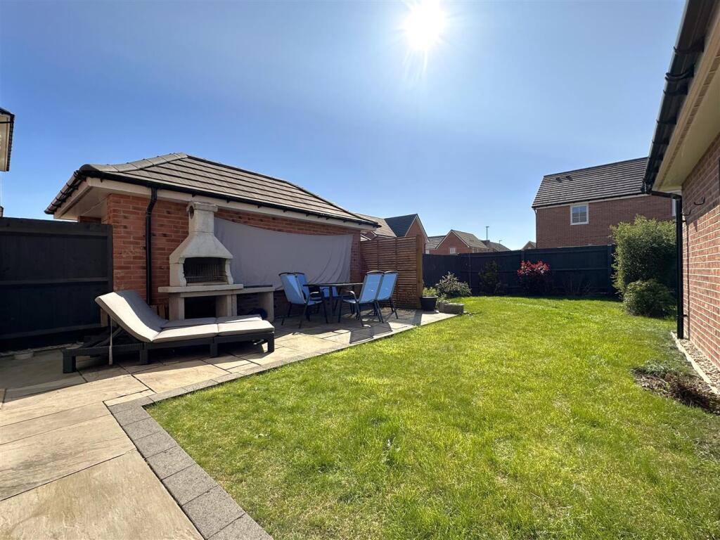 Lovely Rear Garden 276