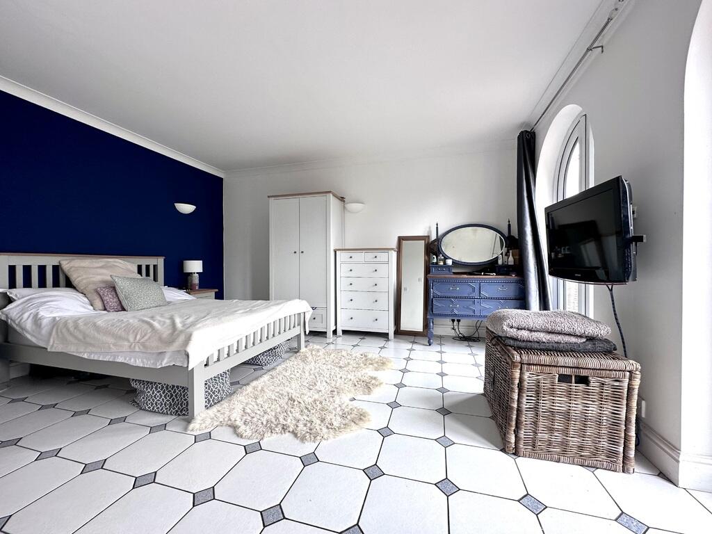 Bed 1