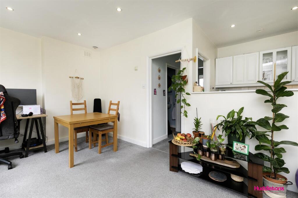 56D Oakley Square -6.jpg