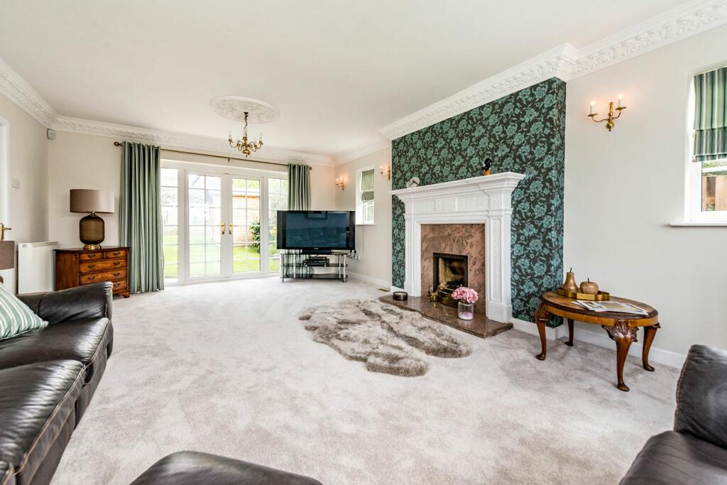 KITCHEN DINER LOUNGE AND SITTING ROOM