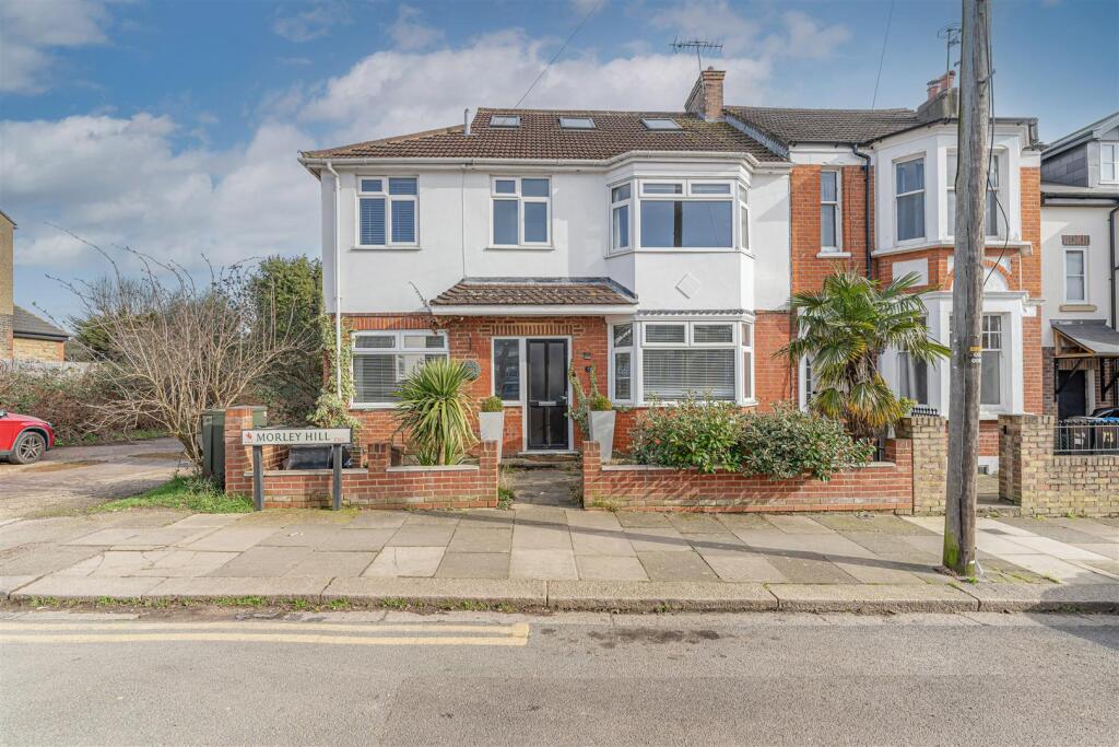 Morley Hill James Hayward2.jpg