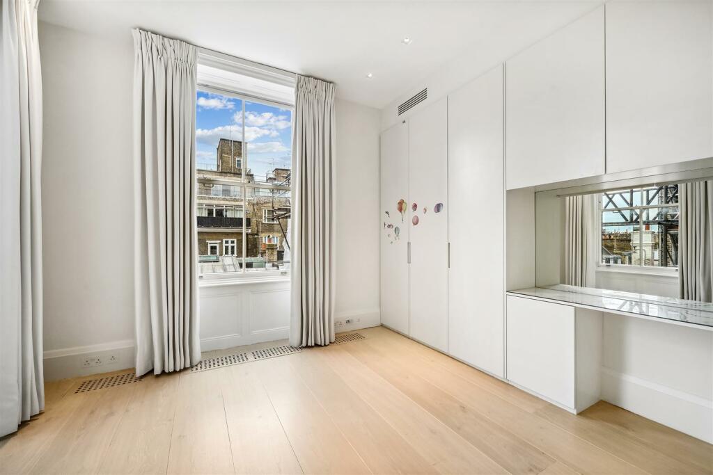 Flat FGH, 54 56 Cadogan Square (25).jpg