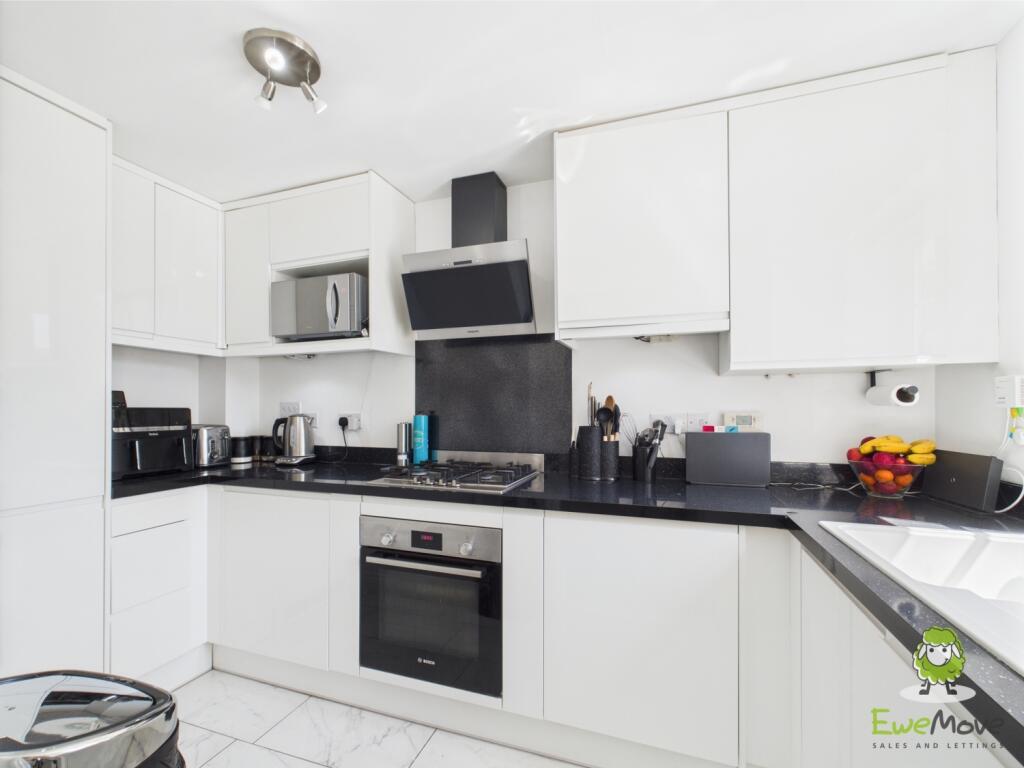 EweMove Estate Agents Basingstoke - Kitchen