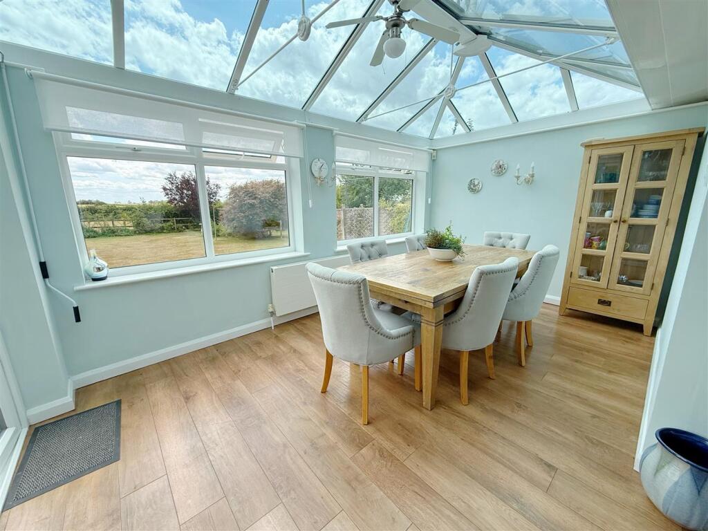 Conservatory / Dining Area