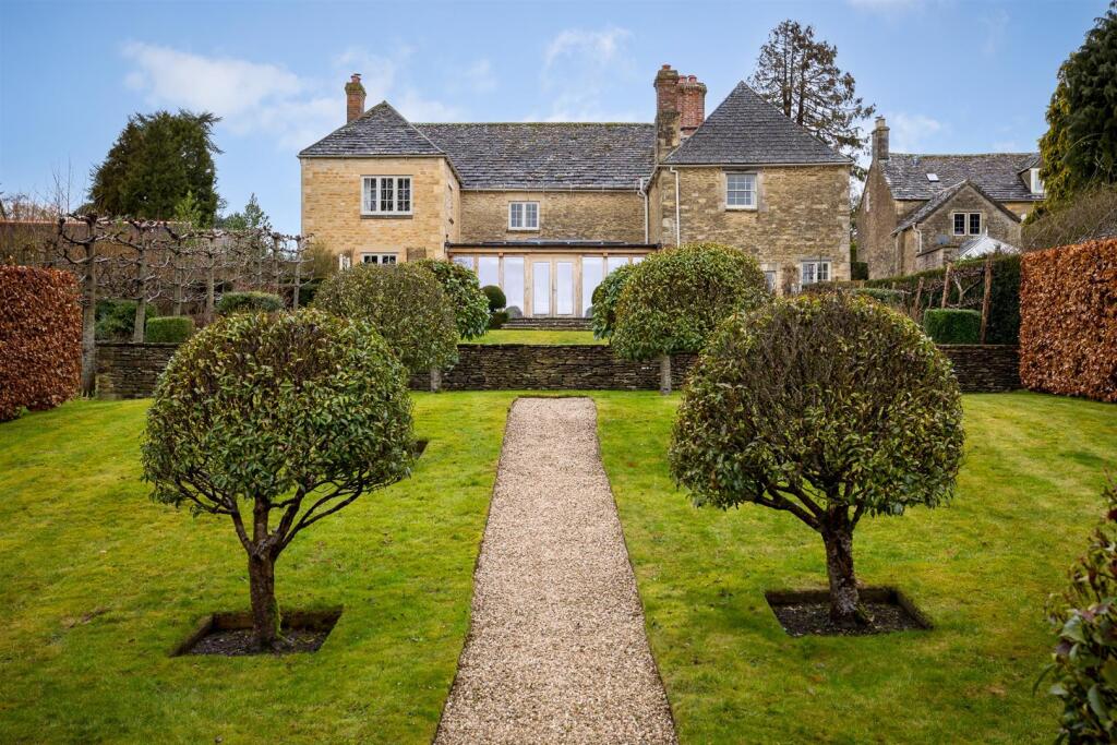 30 - Malt Cottage - GL7 5RY - Web.jpg