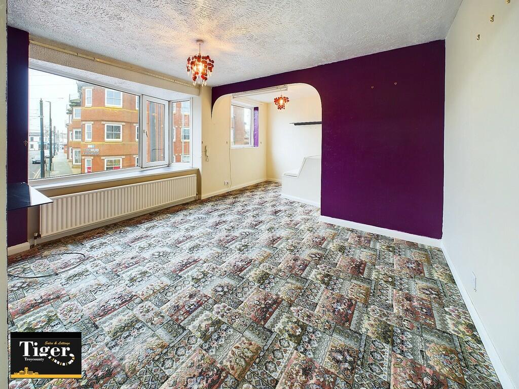 CAM02176G0-PR0395...