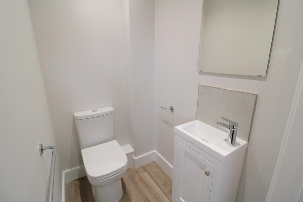 Cloakroom toilet