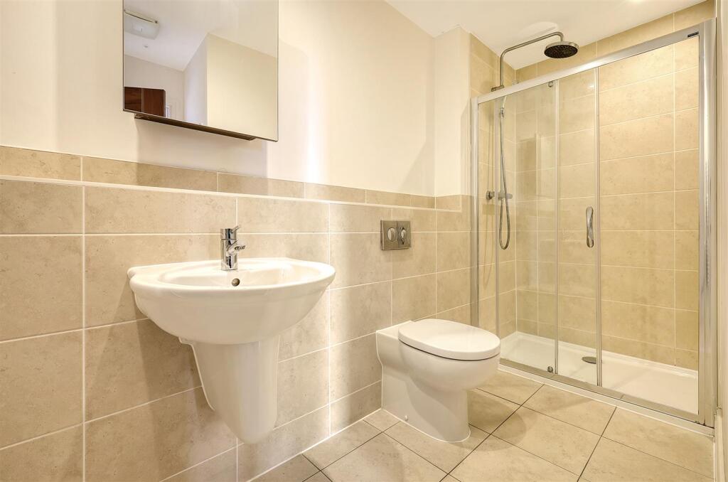 ensuite 2.jpg