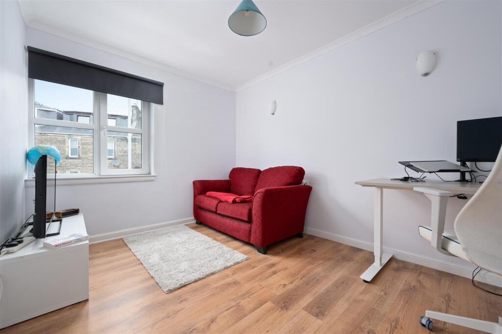 Apt4PrioryLane011.JPG