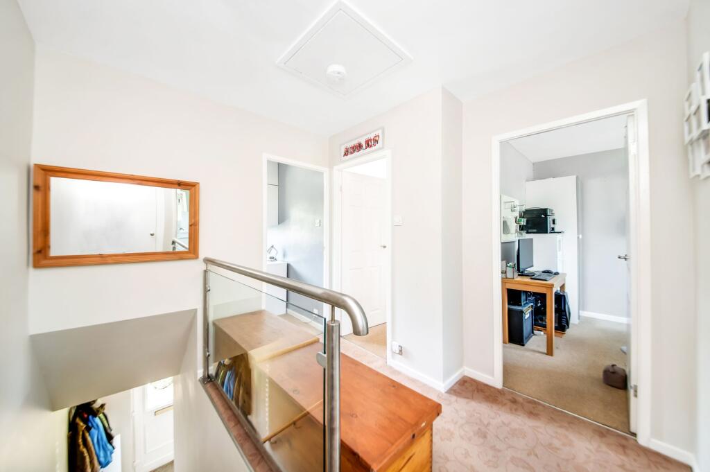 FIRST FLOOR LANDING