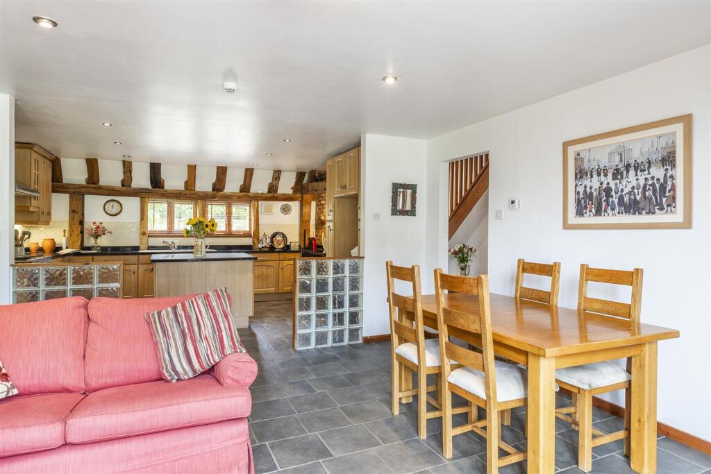 Sitting Room / Breakfast Room