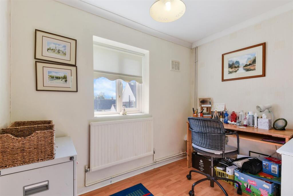 GALE CRESCENT, 6 (8).jpg