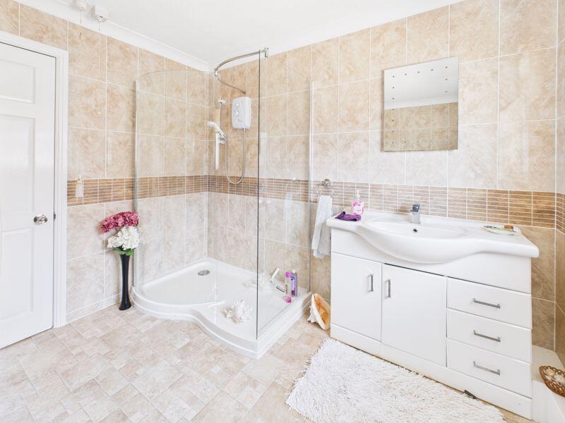 Family Bath &amp; Shower Room