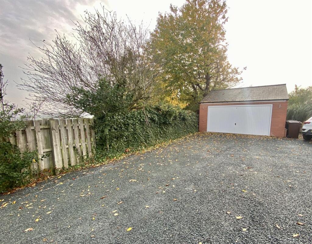 Bramleys Estate Agents - Whitley Road - Mirfield (