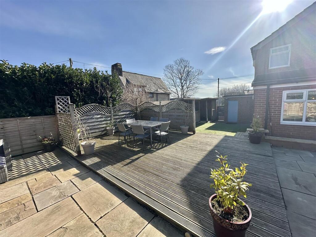 Bramleys Estate Agents - Lee Green - Mirfield (32)